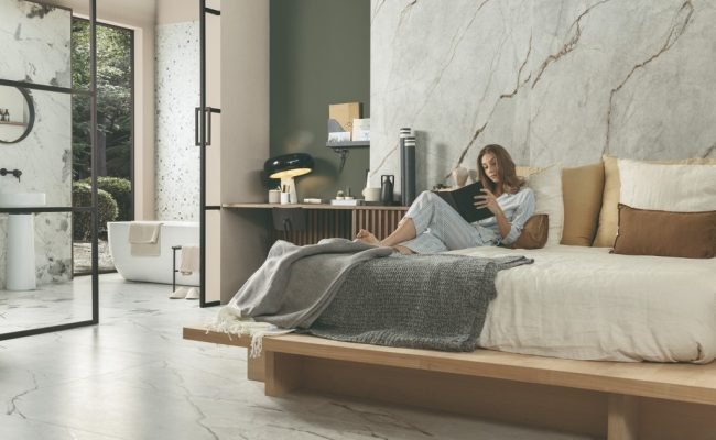 imgi_15_AM_THE_ROOM_66